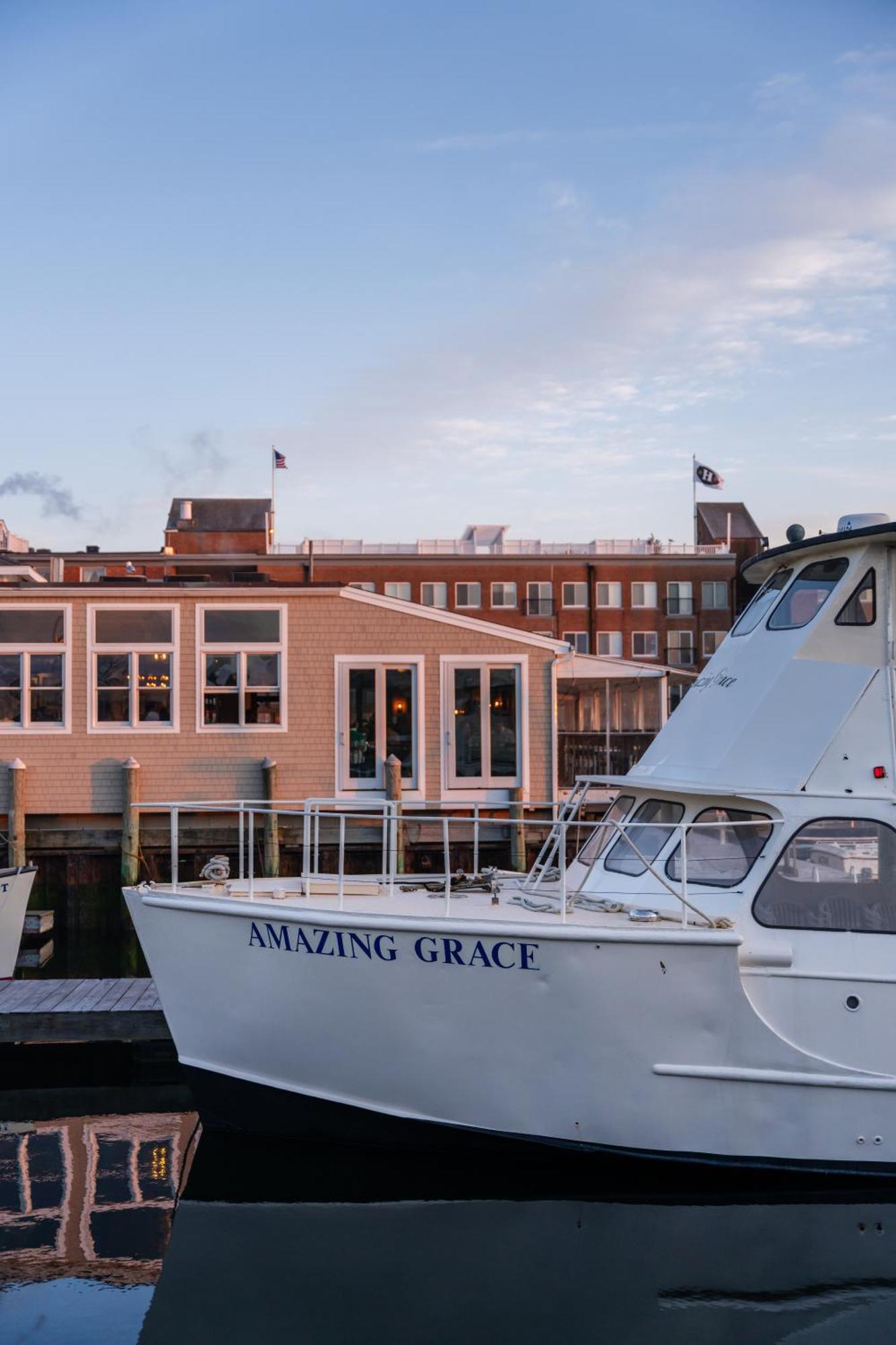 Newport Beach Hotel & Suites Middletown Esterno foto