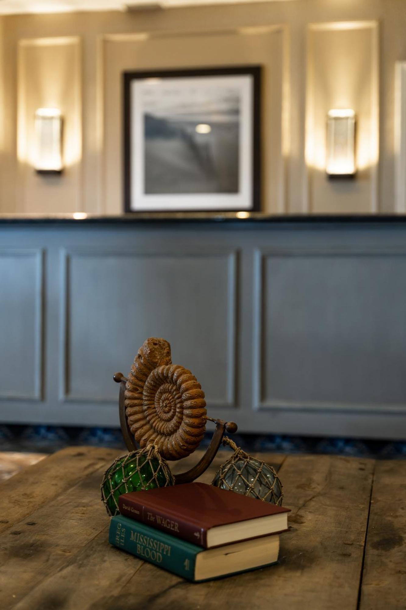 Newport Beach Hotel & Suites Middletown Esterno foto