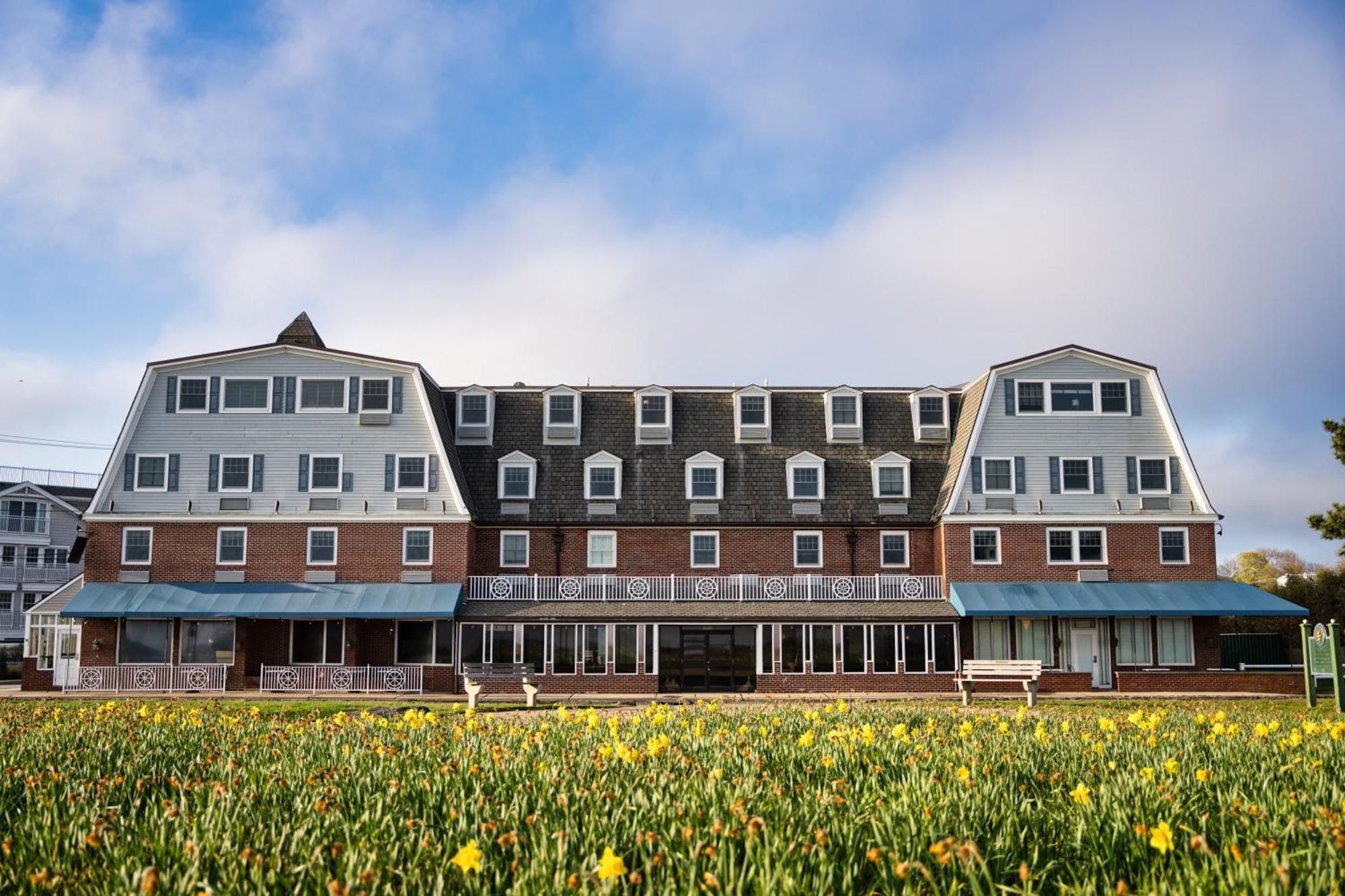 Newport Beach Hotel & Suites Middletown Esterno foto