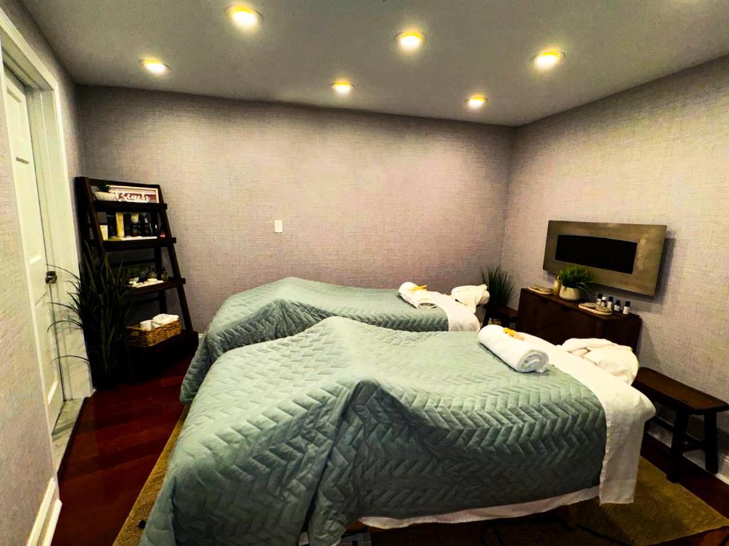 Newport Beach Hotel & Suites Middletown Esterno foto