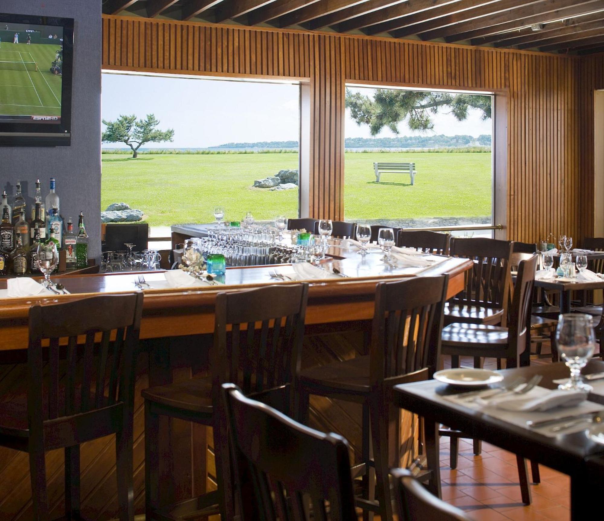 Newport Beach Hotel & Suites Middletown Esterno foto